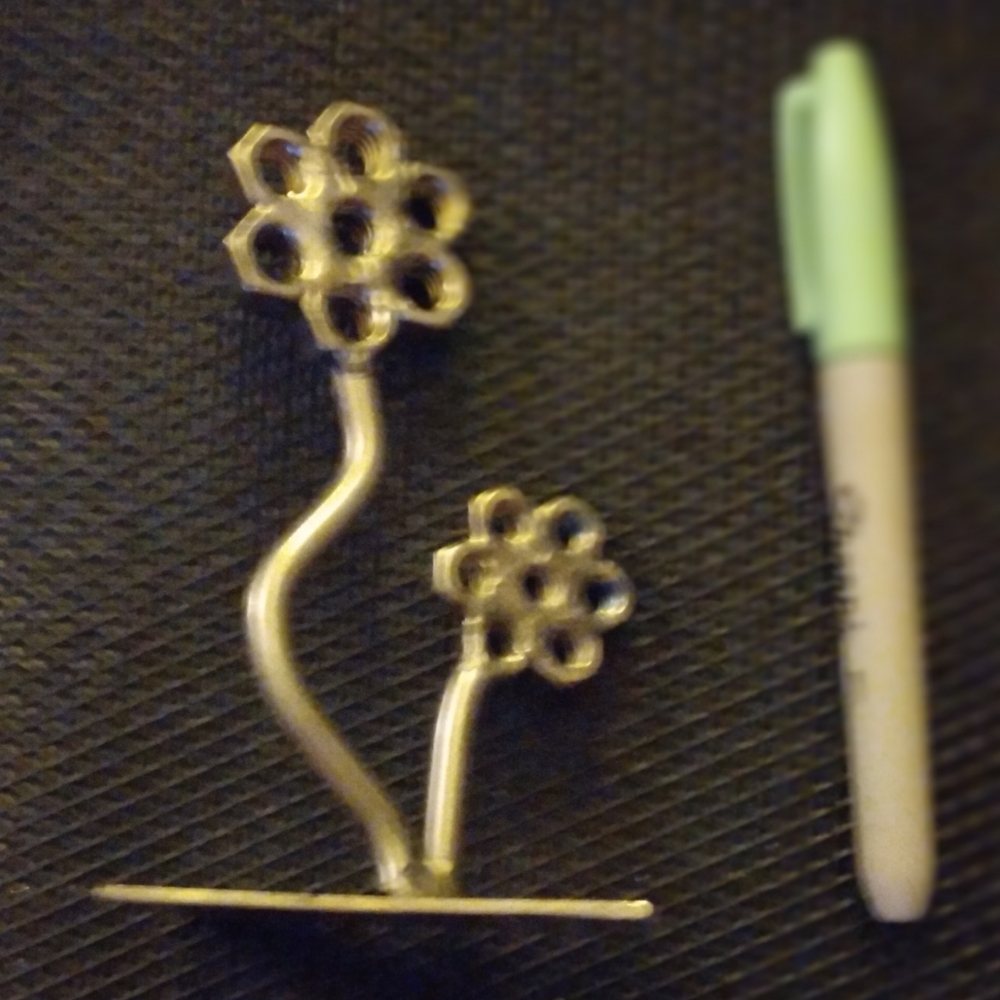 Flower sculpture